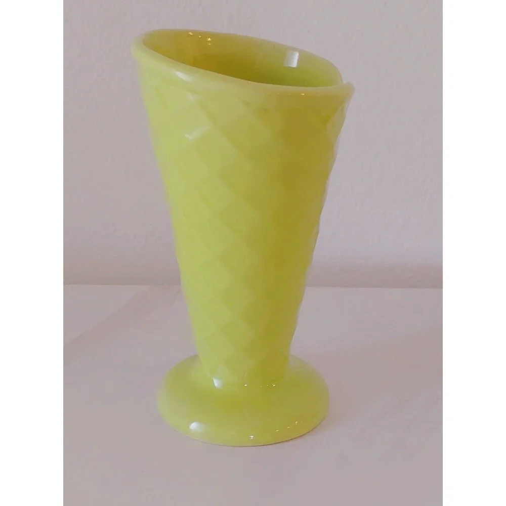 TRISA Ice Cream Waffle Cone Ice Cream Dish Green